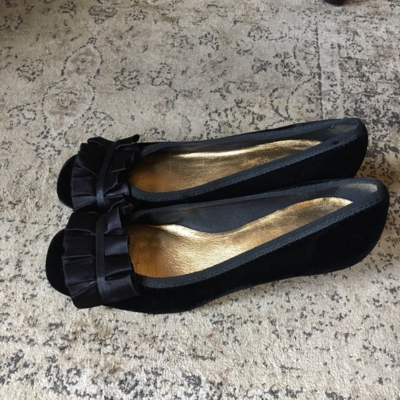 Black Velour BCBGMaxAzria Heels with Ribbon Detail - Picture 3 of 5